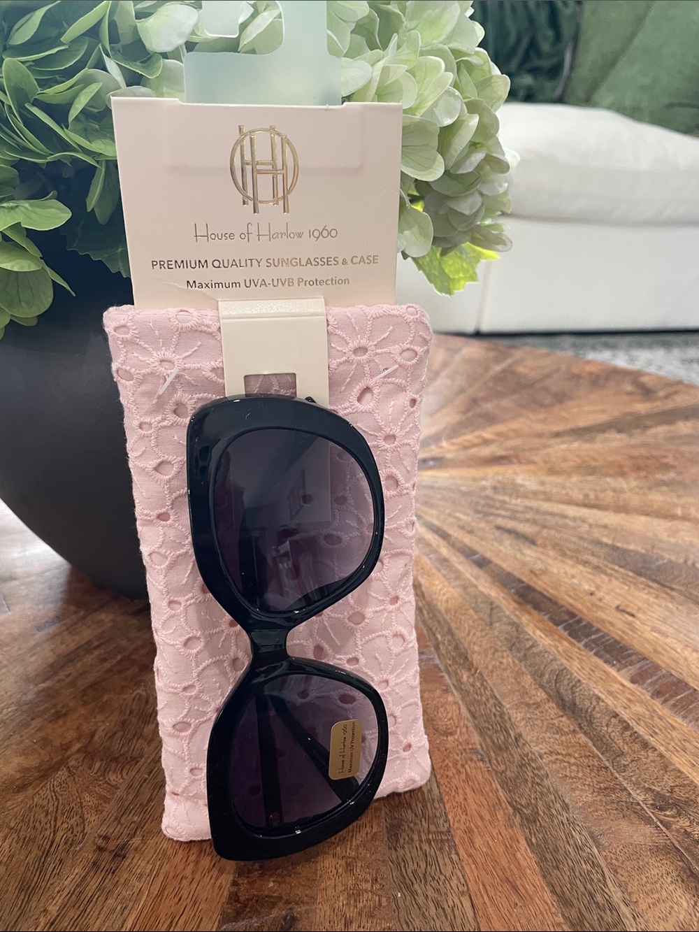 House of Harlow 1960 Black Oversized Sunglasses with Pink Lace Case
